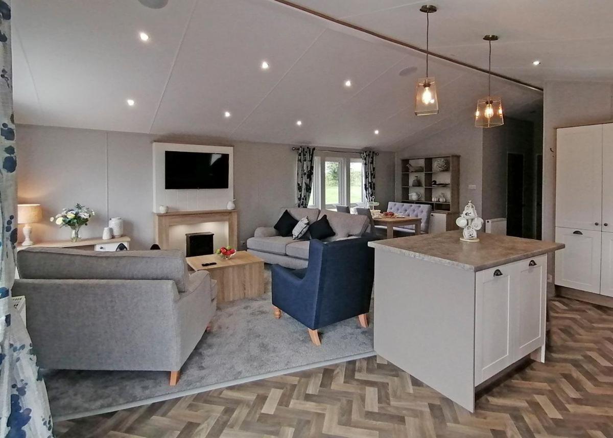 The Springs Lakeside Holiday Park Pershore Buitenkant foto