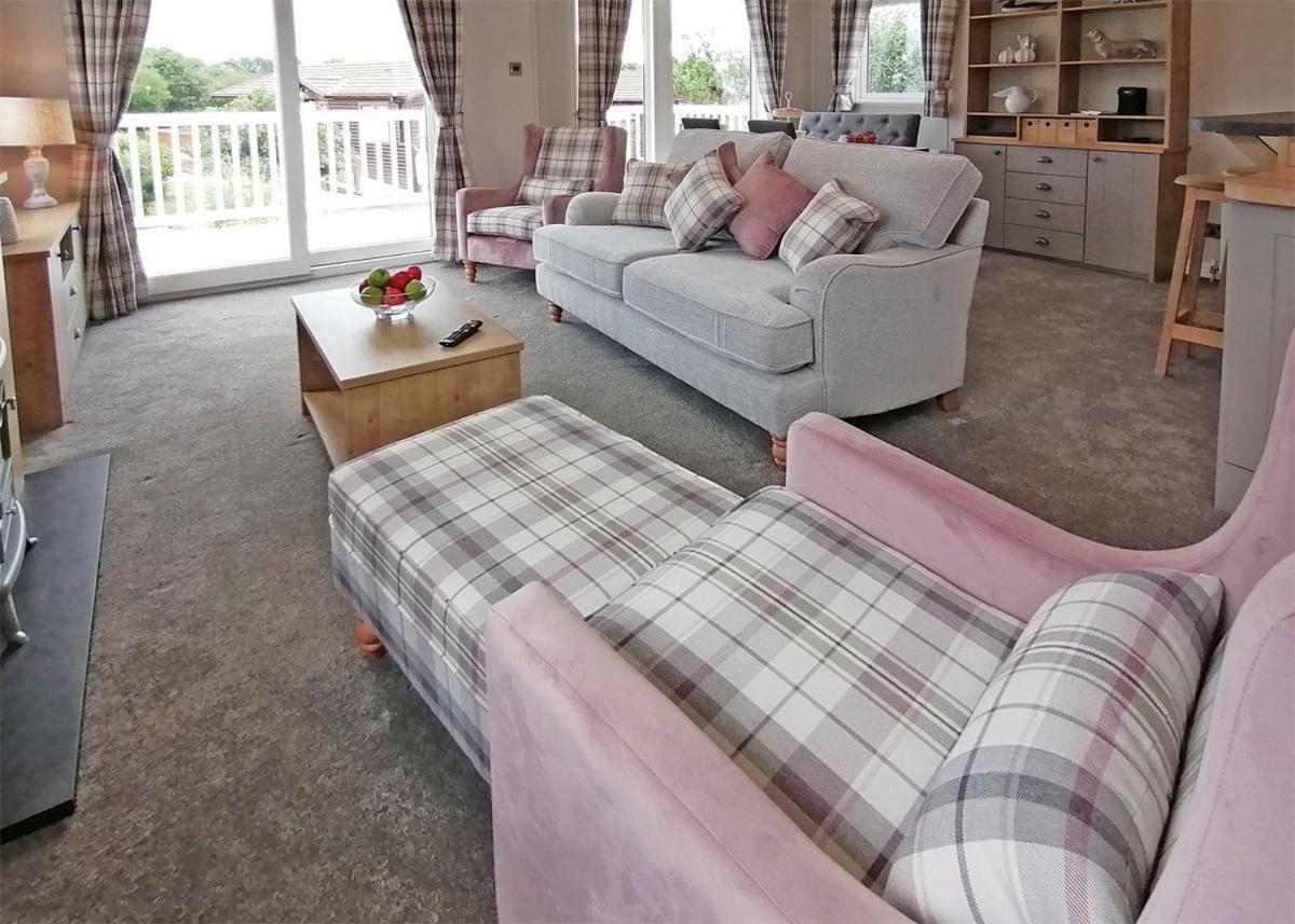 The Springs Lakeside Holiday Park Pershore Buitenkant foto
