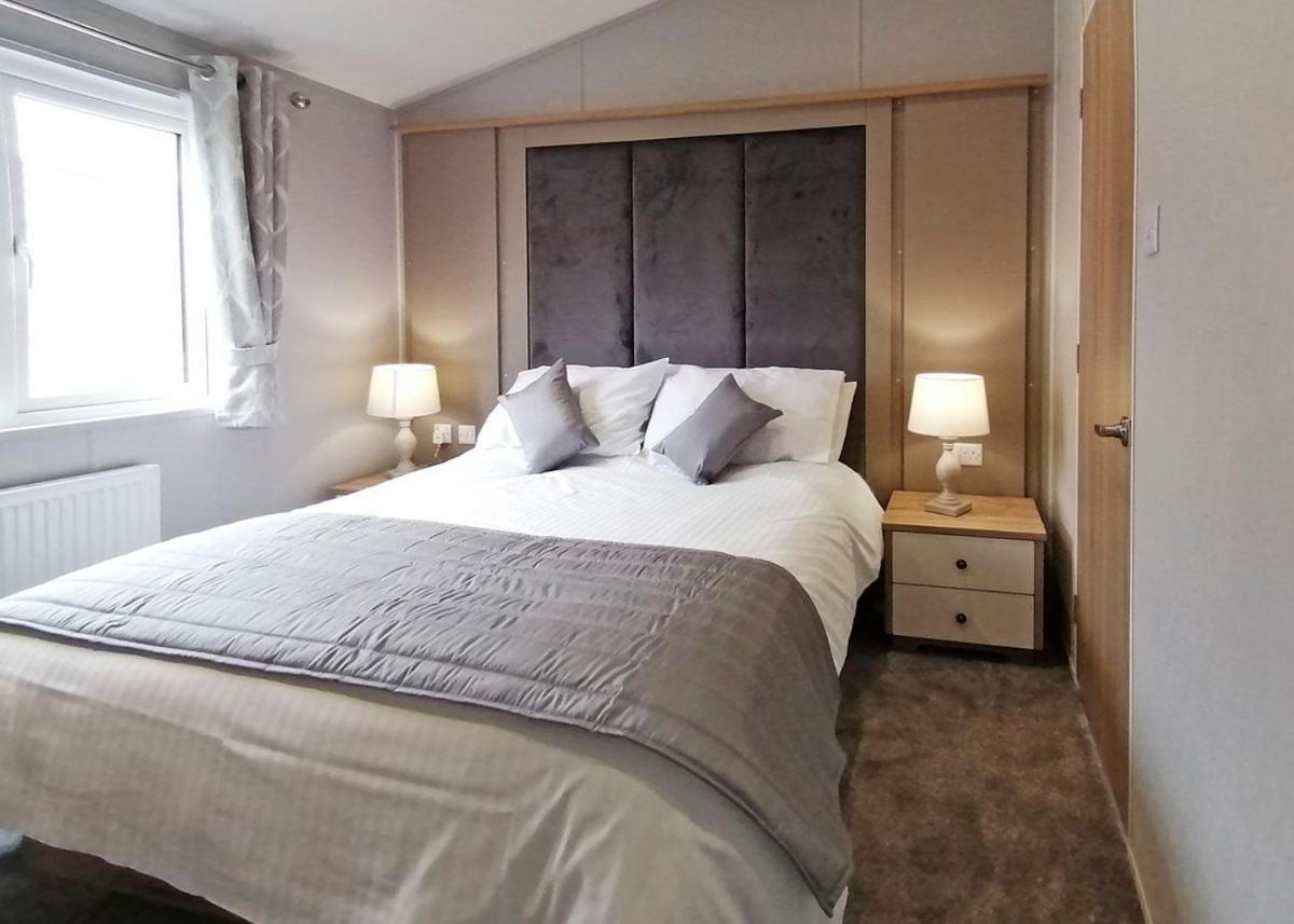 The Springs Lakeside Holiday Park Pershore Buitenkant foto