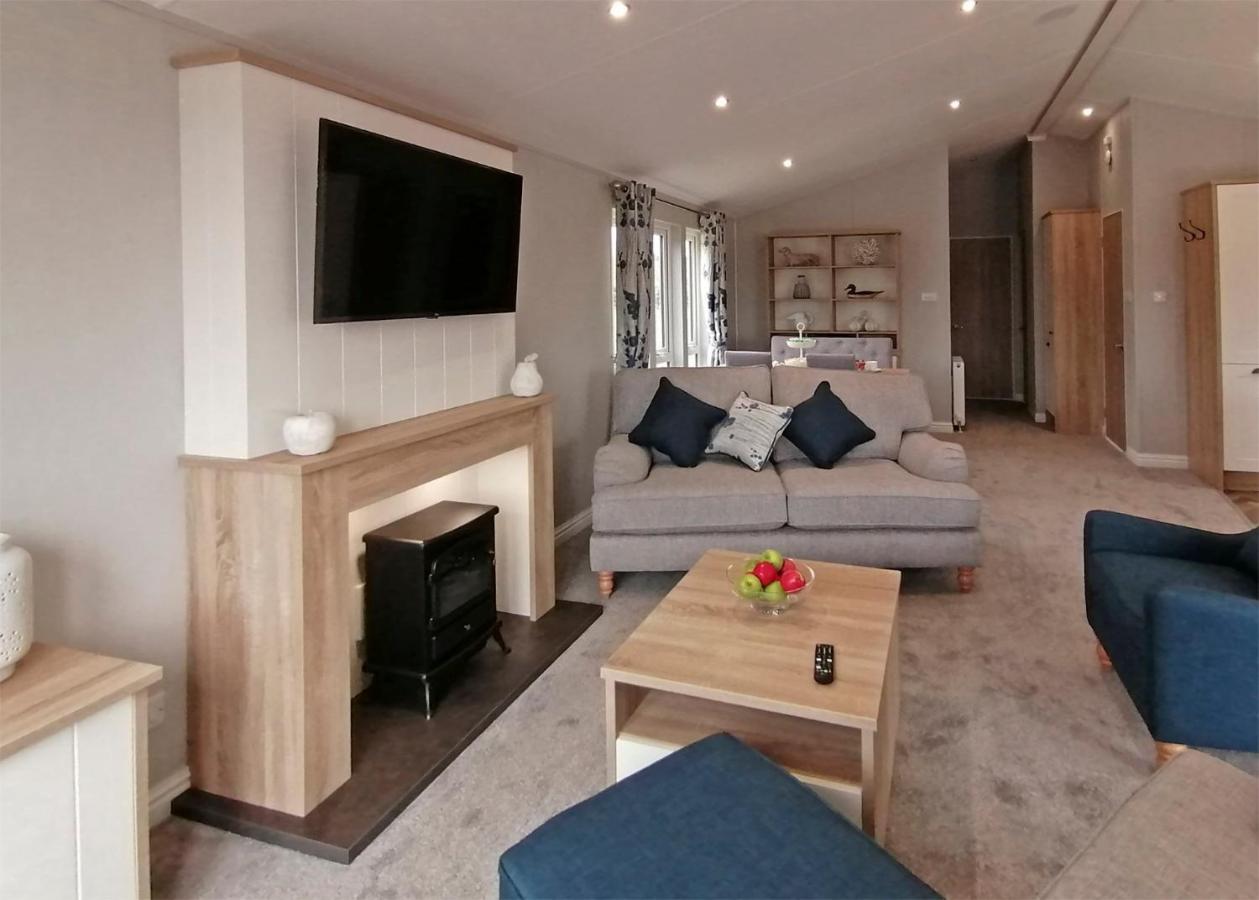 The Springs Lakeside Holiday Park Pershore Buitenkant foto